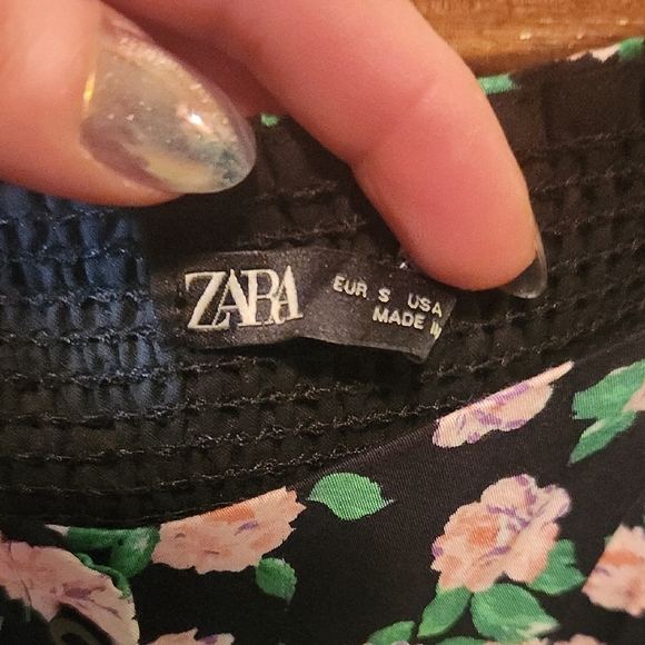 Zara Green and White Ruffled Peplum Blouse with 3/4 Sleeves - Picture 2 of 5